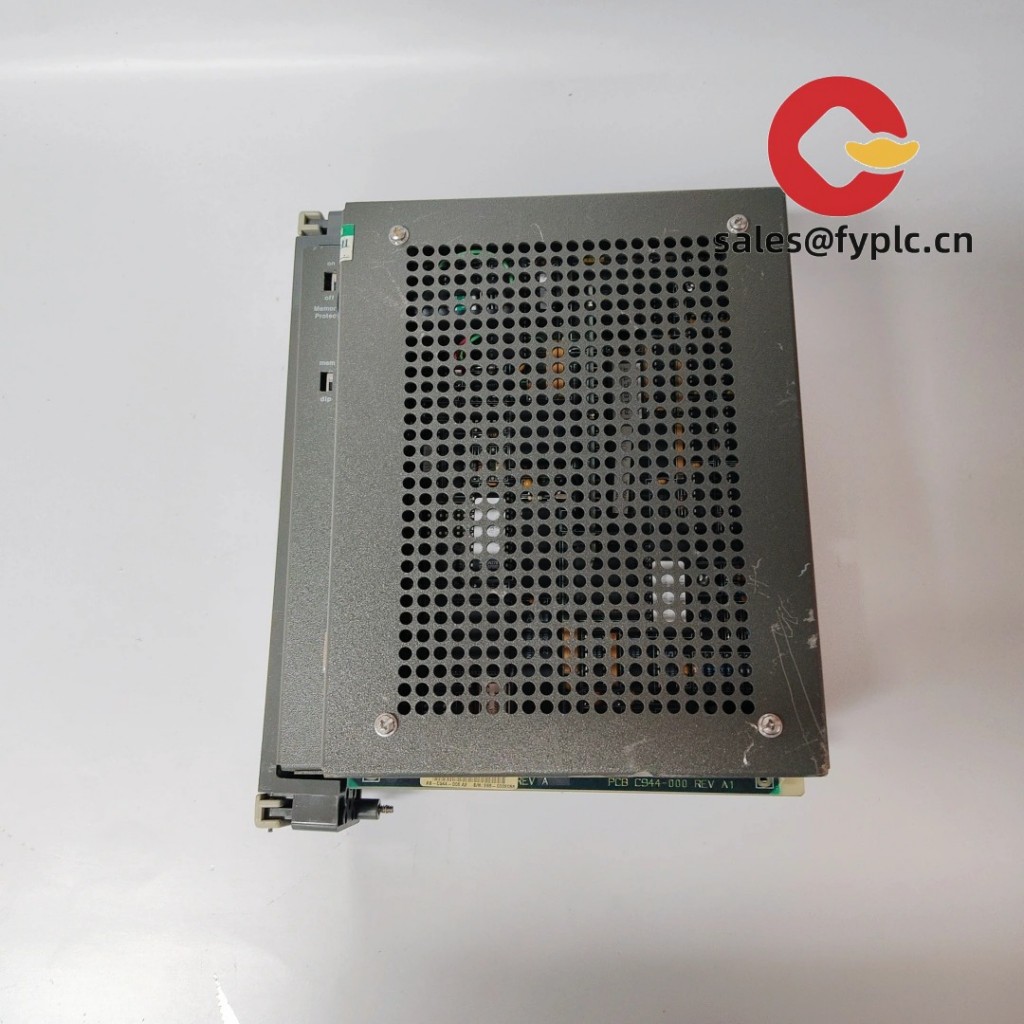 SCHNEIDER_PC-E984-685_1